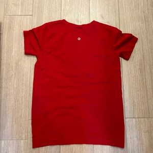 Red lululemon t shirt